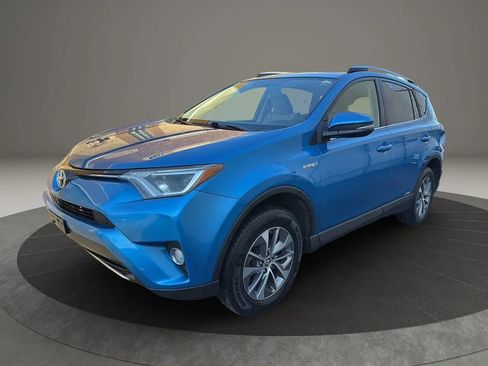 Used 2016 Toyota RAV4 XLE image 1