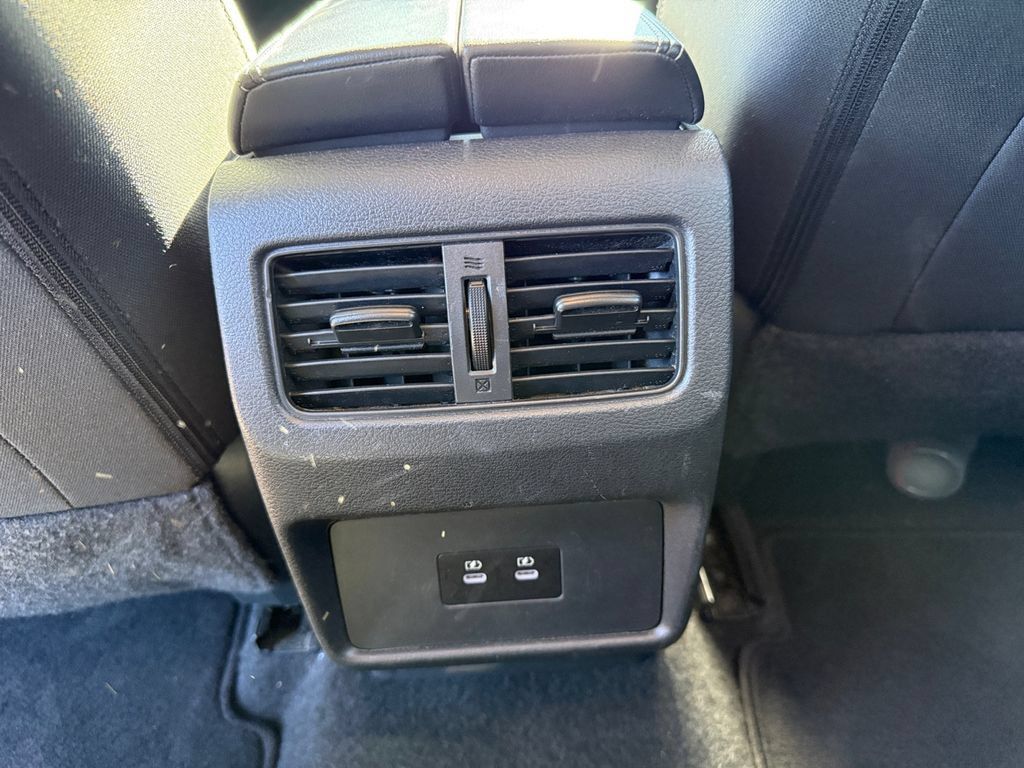 Used 2025 Nissan Rogue SV AWD/4WD image 36