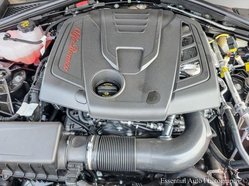 New 2025 Alfa Romeo Giulia AWD w/ Veloce Package AWD image 23
