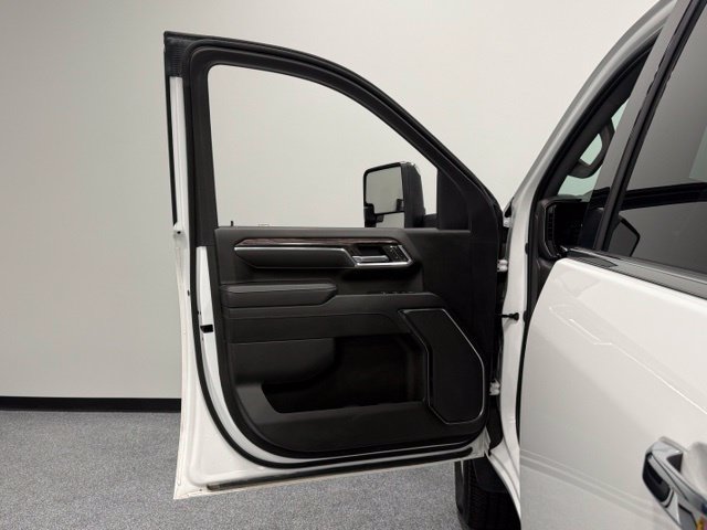 Used 2024 Chevrolet Silverado 2500 LTZ AWD/4WD image 11