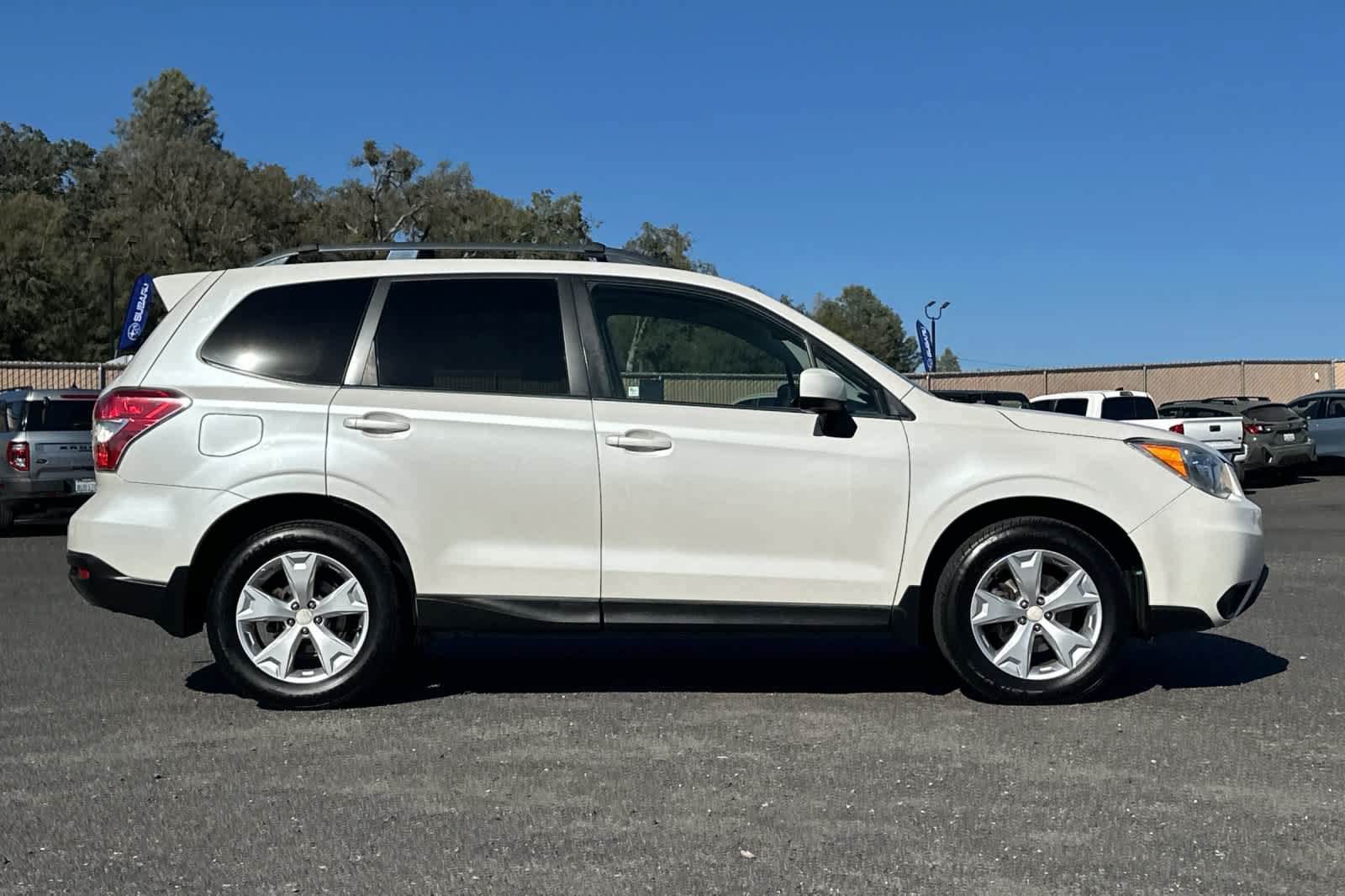 Used 2015 Subaru Forester 2.5i Limited w/ Protection Package #2 AWD/4WD image 2