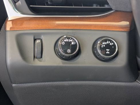 Used 2018 Cadillac Escalade ESV Luxury image 11