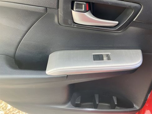 Used 2012 Toyota Camry SE image 37