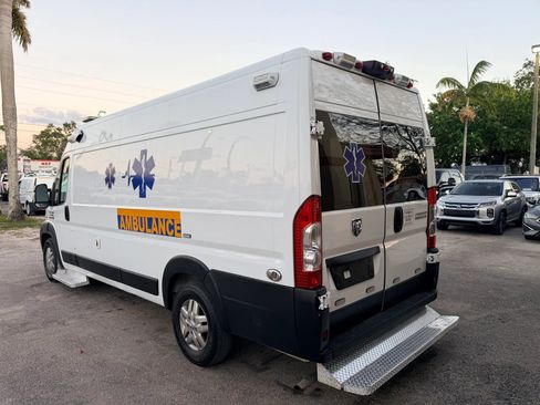 Used 2022 RAM ProMaster 3500 w/ Premium Appearance Group image 4