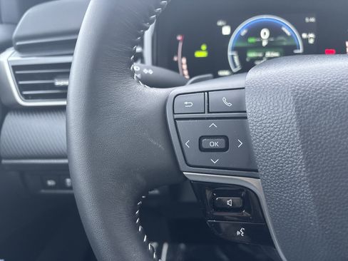 Used 2025 Toyota Camry SE image 22