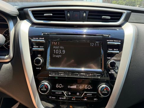 Used 2017 Nissan Murano S AWD/4WD image 10