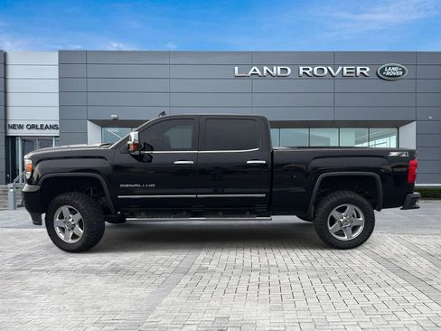 Used 2015 GMC Sierra 2500 Denali w/ Duramax Plus Package AWD/4WD image 2