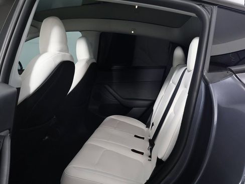 Used 2023 Tesla Model Y Performance image 11