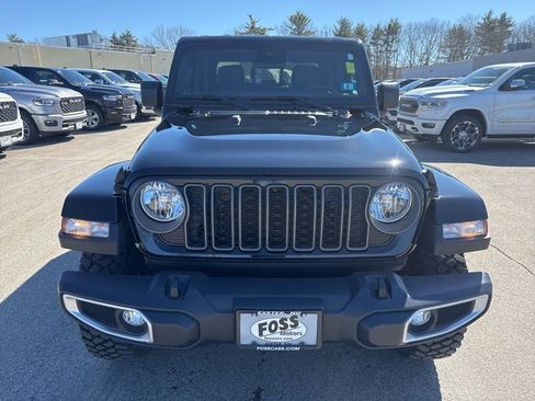 Certified 2025 Jeep Gladiator Sport image 8