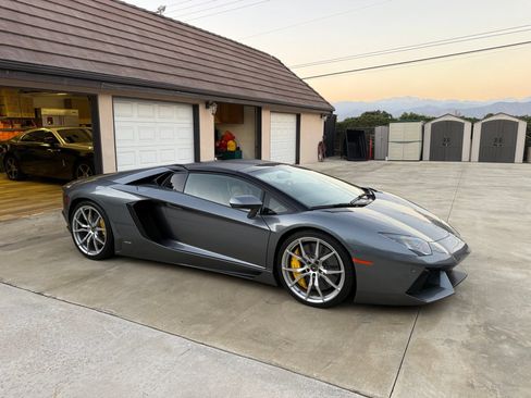 Used 2014 Lamborghini Aventador LP 700-4 AWD/4WD image 2