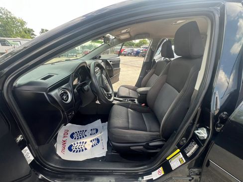Used 2017 Toyota Corolla LE FWD image 11