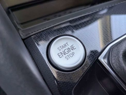 New 2026 Volkswagen Taos SE FWD image 32