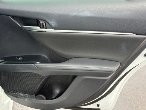 Used 2019 Toyota Camry XLE FWD image 31