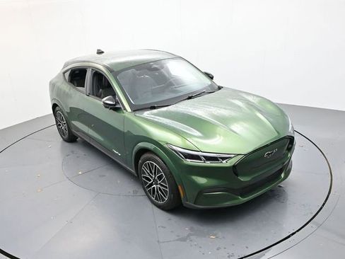 Used 2025 Ford Mustang Mach-E Premium image 18