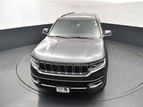 Used 2023 Jeep Wagoneer L 4WD w/ Premium Group I image 14