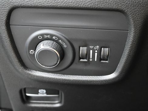 Used 2024 Jeep Grand Cherokee L Laredo AWD/4WD image 14