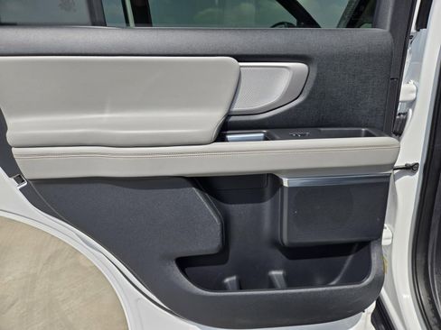 Used 2025 Ford Expedition Active RWD image 23
