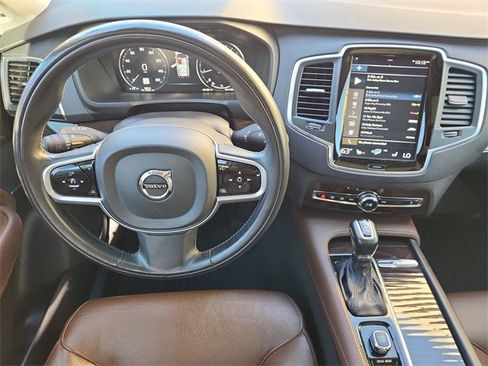 Used 2019 Volvo XC90 T6 Momentum w/ Protection Package Premier image 11