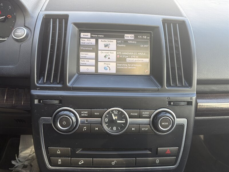 Used 2014 Land Rover LR2 AWD/4WD image 14