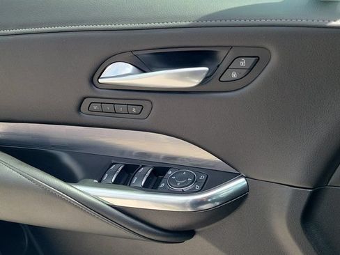 Used 2025 Cadillac XT4 Premium Luxury FWD image 19