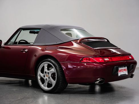 Used 1997 Porsche 911 Carrera RWD image 34