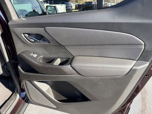 Used 2022 Chevrolet Traverse LT image 33