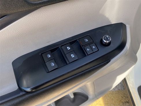 Used 2019 Toyota Highlander Plus image 19