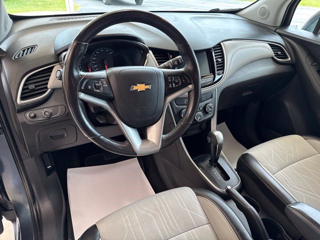 Used 2022 Chevrolet Trax LT w/ LT Convenience Package AWD/4WD image 14