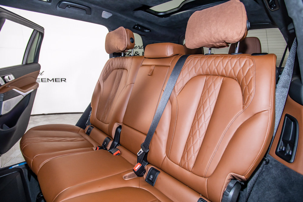 Used 2024 BMW X7 M60i AWD/4WD image 14
