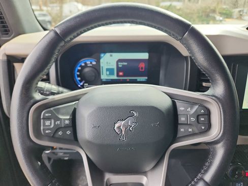 Used 2022 Ford Bronco Big Bend w/ Sasquatch Package image 18