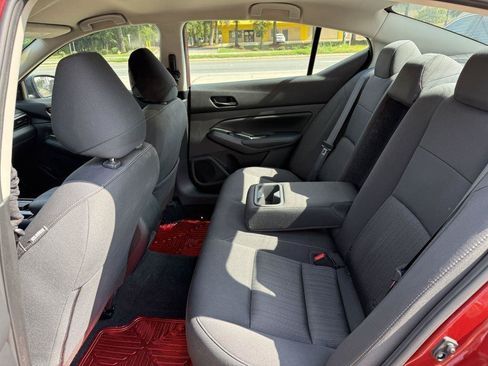 Used 2024 Nissan Altima 2.5 SV FWD image 9