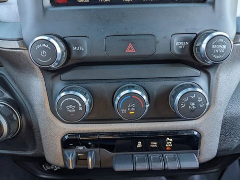 Used 2021 RAM 2500 Tradesman w/ Chrome Appearance Group image 28