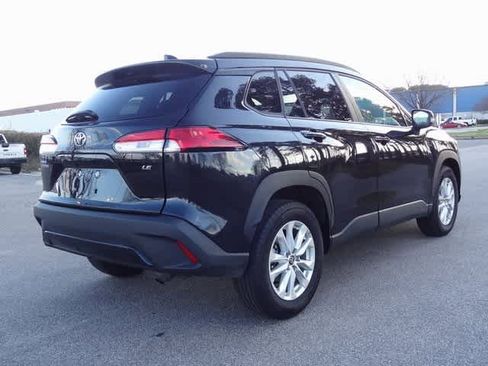 Used 2025 Toyota Corolla Cross LE image 3