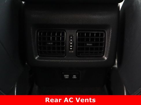 Used 2025 Toyota Camry SE image 29