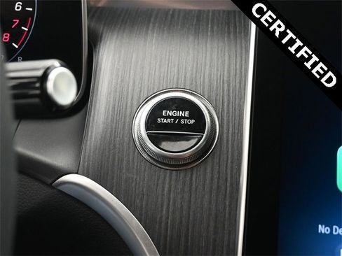 Used 2025 Mercedes-Benz GLC 350e 4MATIC image 32