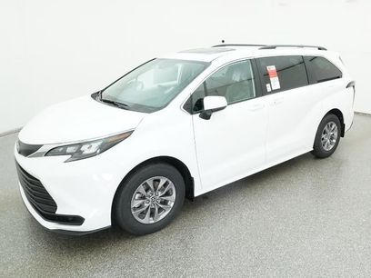 New 2025 Toyota Sienna LE