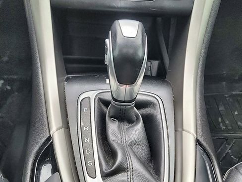 Used 2016 Ford Fusion SE w/ Equipment Group 202A image 17