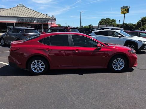 Used 2025 Toyota Camry LE FWD image 8