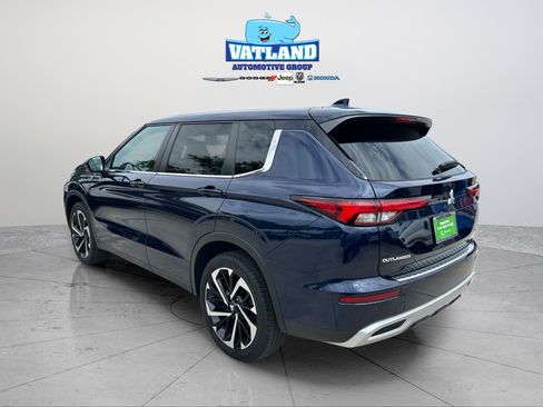 Used 2024 Mitsubishi Outlander SE FWD image 3