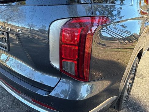 Used 2024 Hyundai Palisade Calligraphy image 14