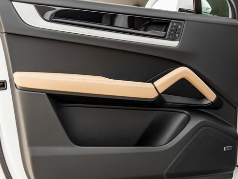 New 2026 Porsche Cayenne Coupe image 20