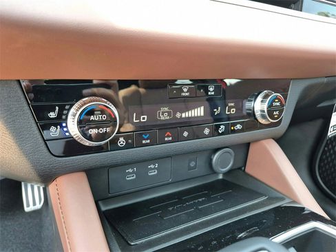 New 2025 Mitsubishi Outlander SEL image 19