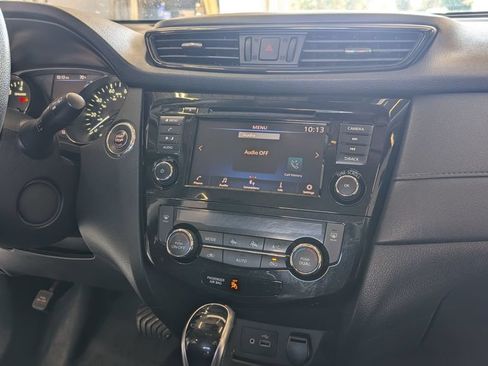 Used 2020 Nissan Rogue SV AWD/4WD image 9
