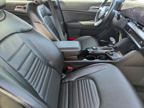 Certified 2025 Kia Sportage SX FWD image 12