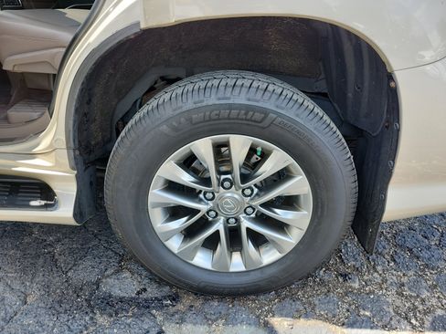 Used 2014 Lexus GX 460 Luxury AWD/4WD image 16