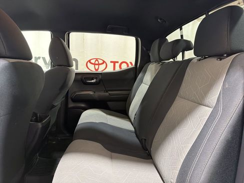 Used 2023 Toyota Tacoma TRD Off-Road image 18