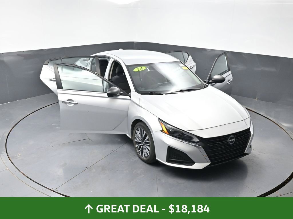 Used 2024 Nissan Altima 2.5 SV FWD image 58