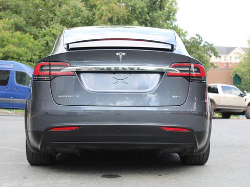 Used 2017 Tesla Model X 75D AWD/4WD image 5