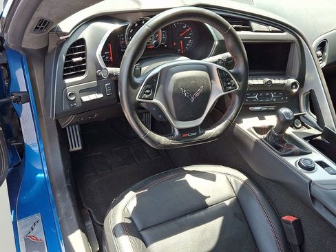 Used 2016 Chevrolet Corvette Z06 w/ 3LZ Preferred Equipment Group RWD image 8