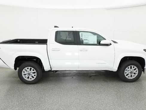 New 2026 Toyota Tacoma SR5 image 11